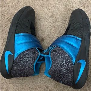 Kyrie 2 “wet”